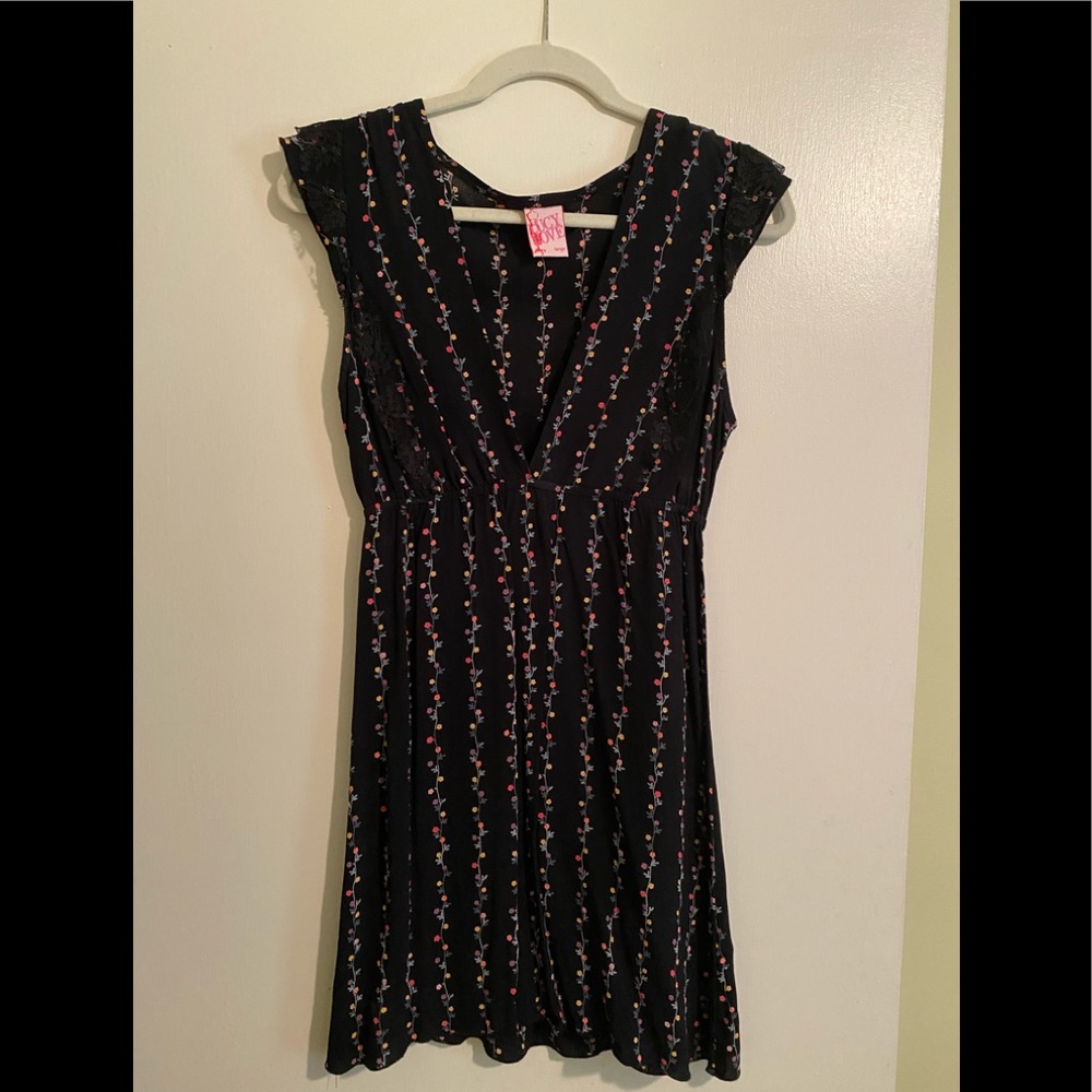 Lucy Love black floral dress / LG
